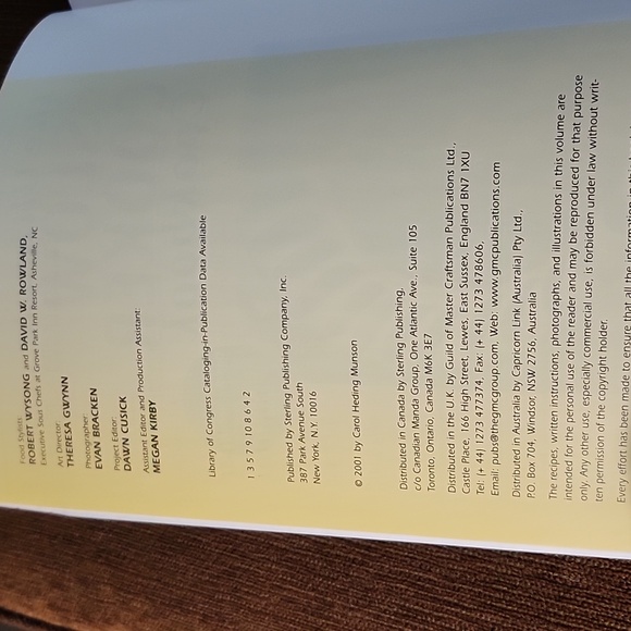 The Ultimate Slow Cooker Cookbook by Carol Heding Munson - Picture 4 of 5